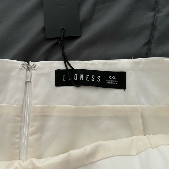 LIONESS White Bow Mini Skirt - Picture 3 of 4